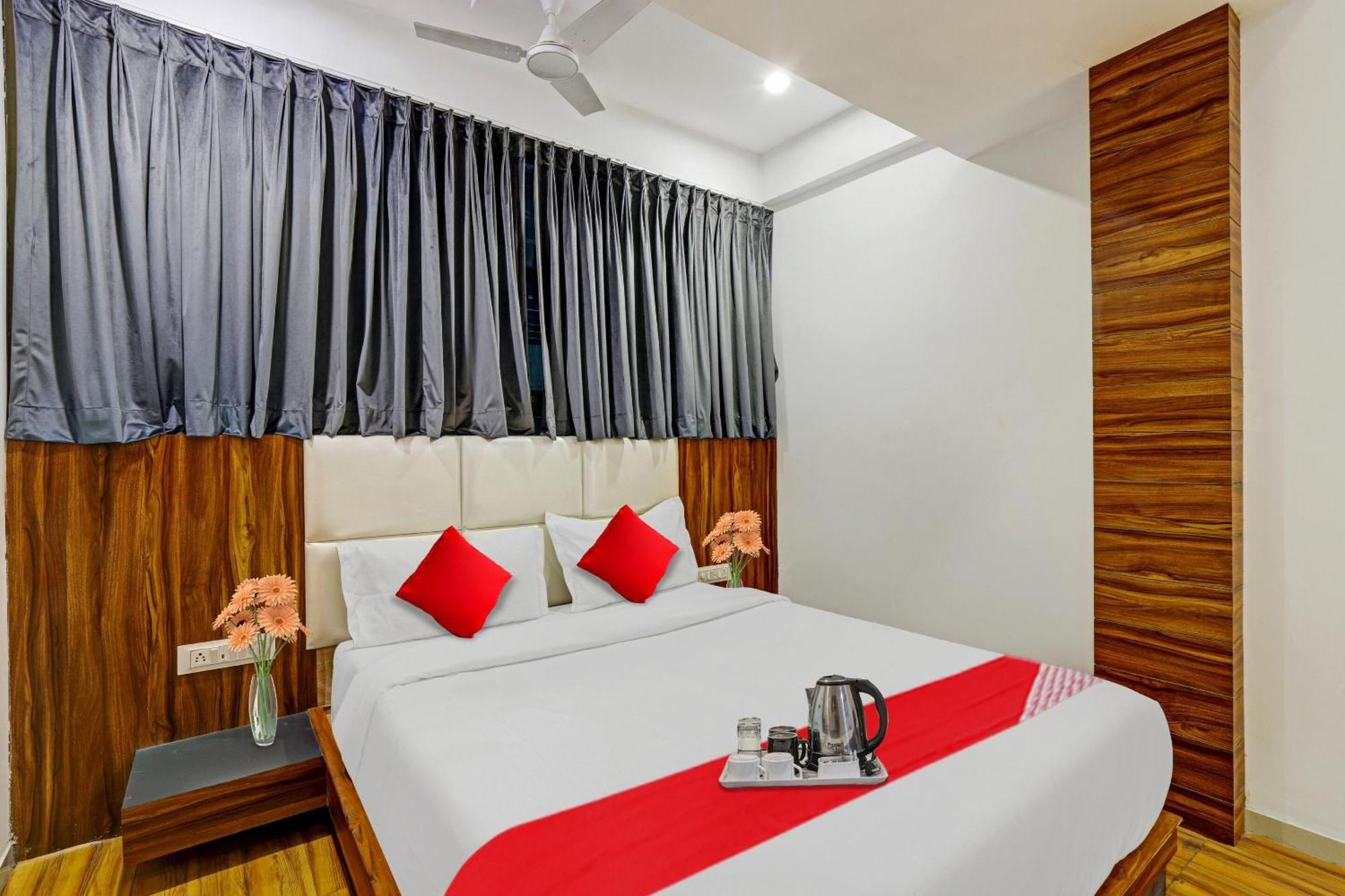 Hotel O Max Surate Extérieur photo