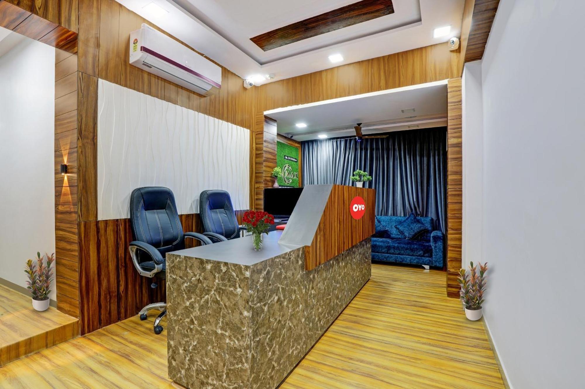 Hotel O Max Surate Extérieur photo