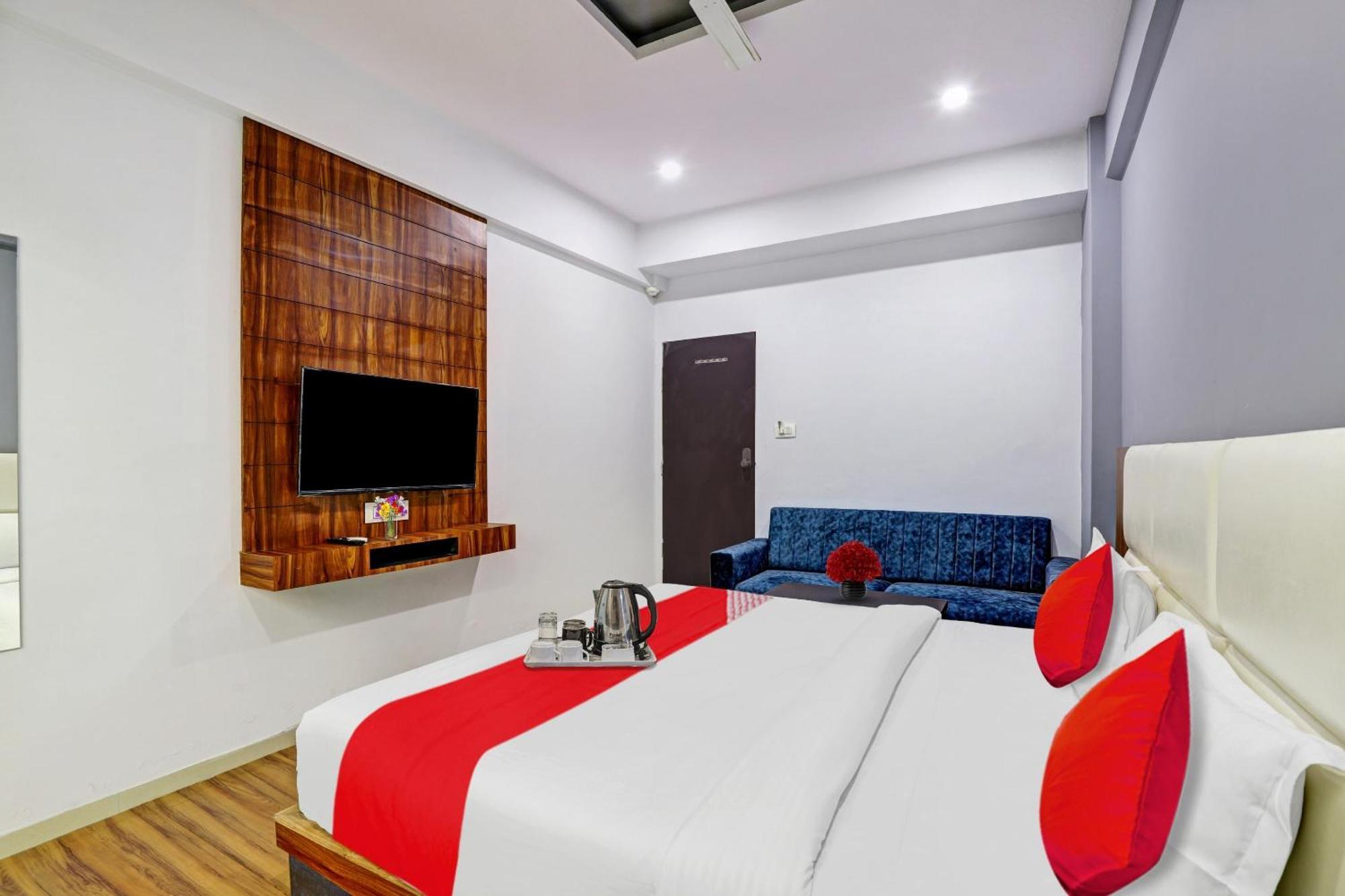 Hotel O Max Surate Extérieur photo