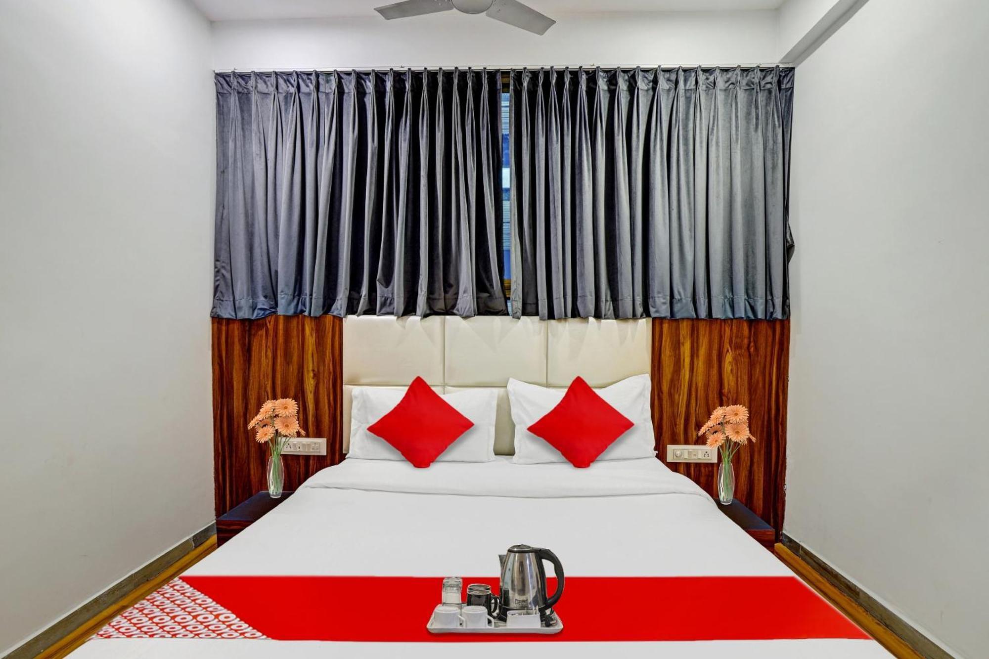 Hotel O Max Surate Extérieur photo
